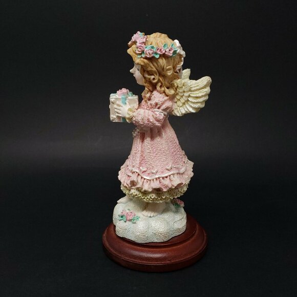House of Lloyd Giving Angel 6" Christmas Around the World 1996 Vintage Figurine - Picture 4 of 12